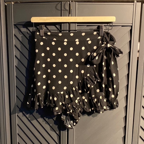 ✨PRICE DROP✨EUC Zara polkadot wrap skort - Picture 3 of 4